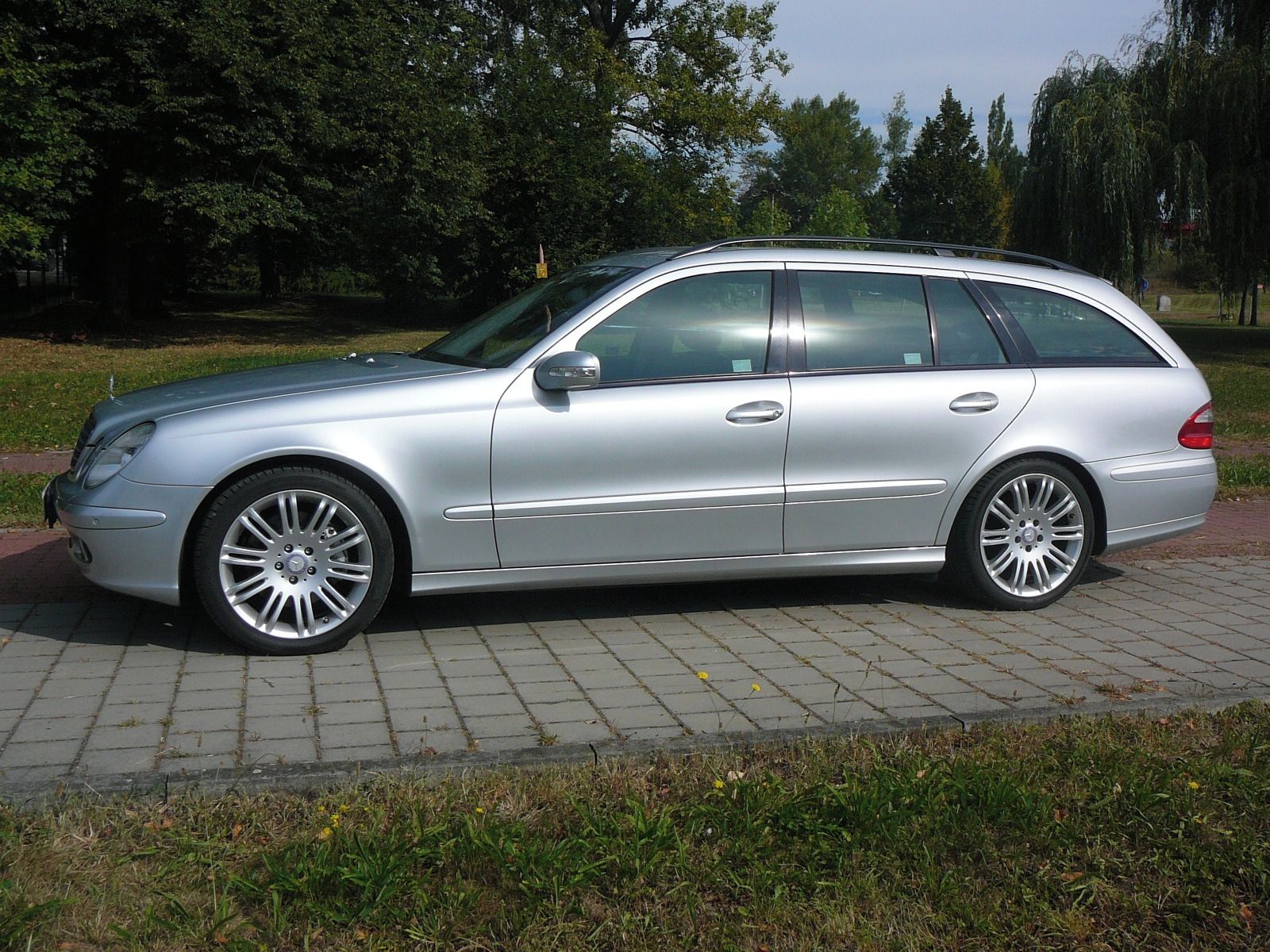 Mercedes-Benz Třídy E, E 200 KOMPRESOR 137000KM!!! - fotka 3
