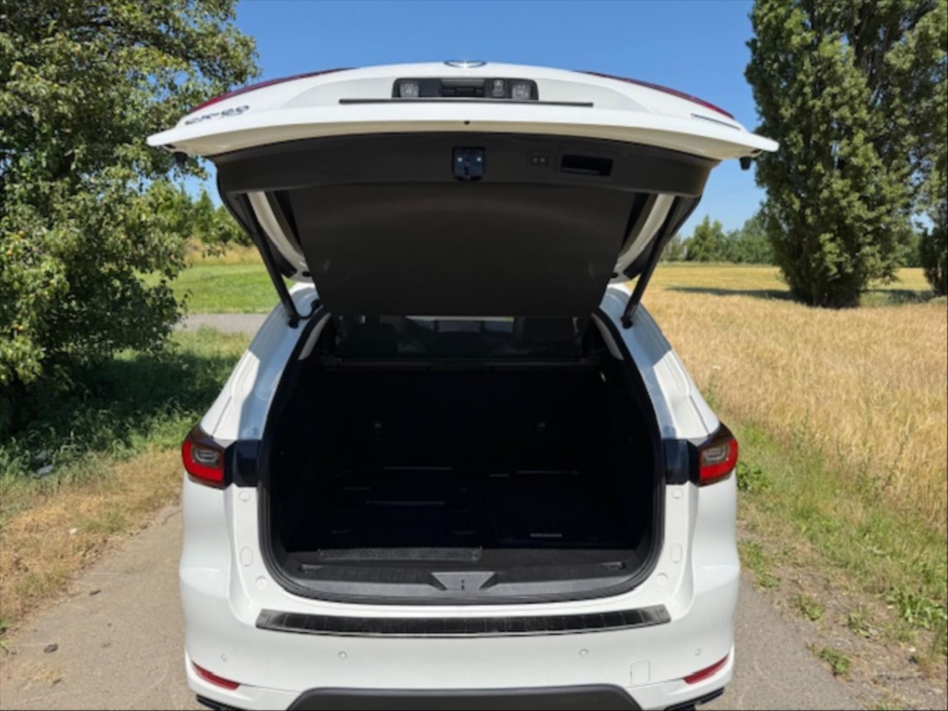Mazda CX-60, 3,3 e-Skyactiv D V6 254k 8AT 4 - fotka 5