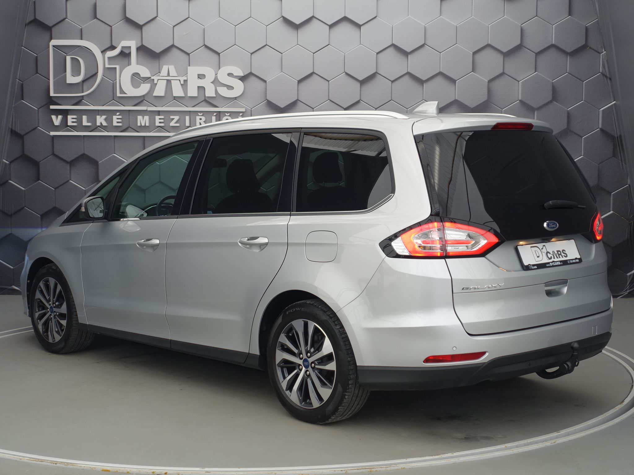 Ford Galaxy, 140 kw, AT8, LED, Titanium - fotka 2