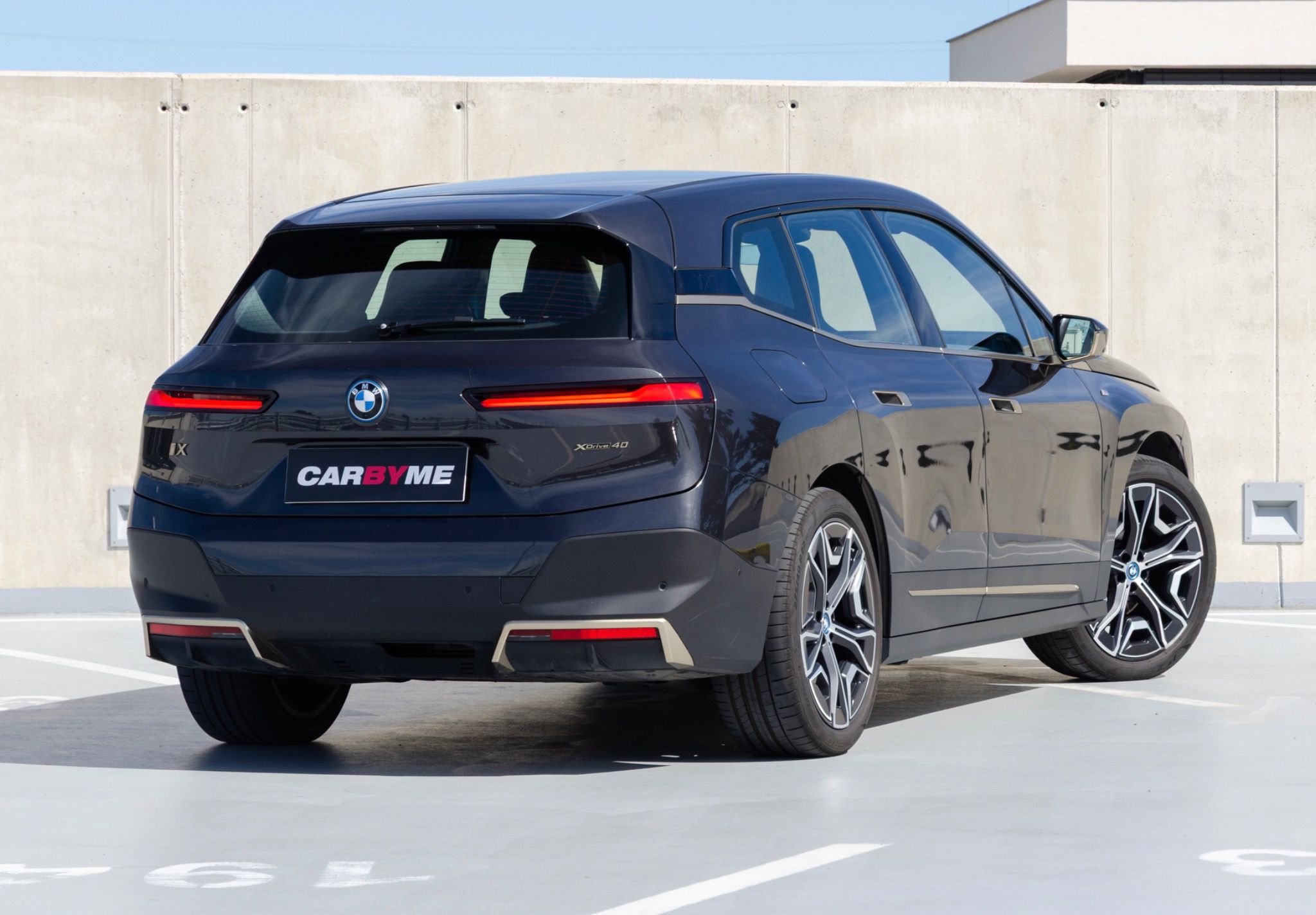 BMW iX, xDrive40, Masáž, H&K, Tažné - fotka 5