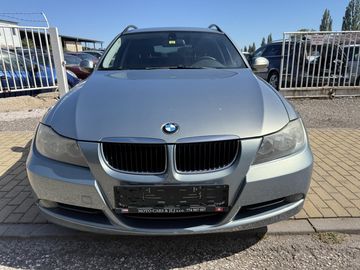 320i Touring