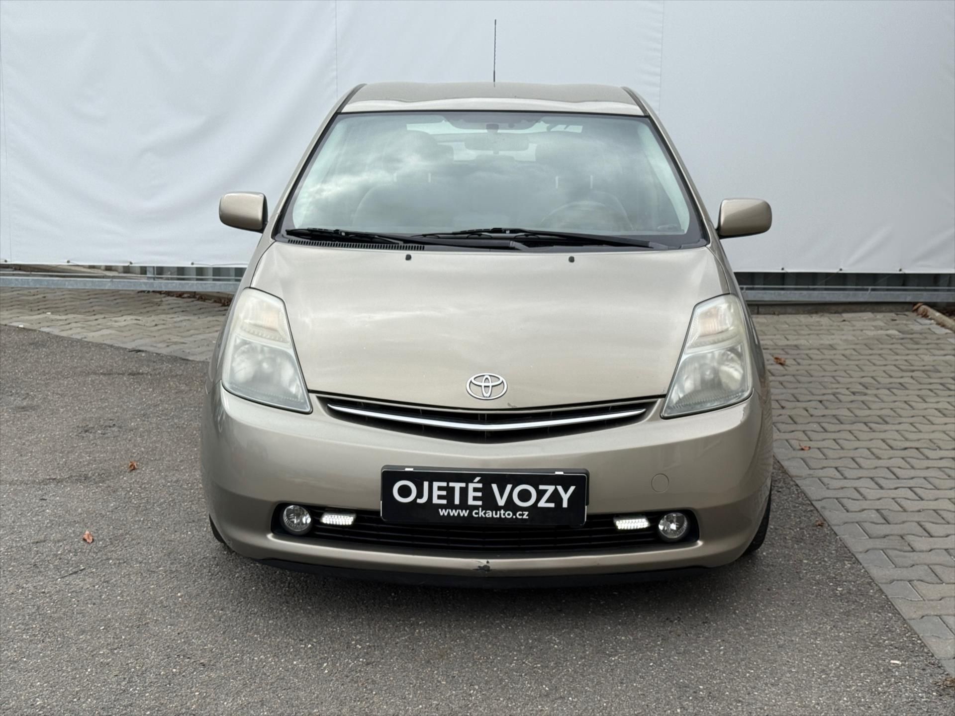 Toyota Prius, 1,5 ÚPRAVA ZTP-RUČNÍ OVLÁDÁNÍ - fotka 2