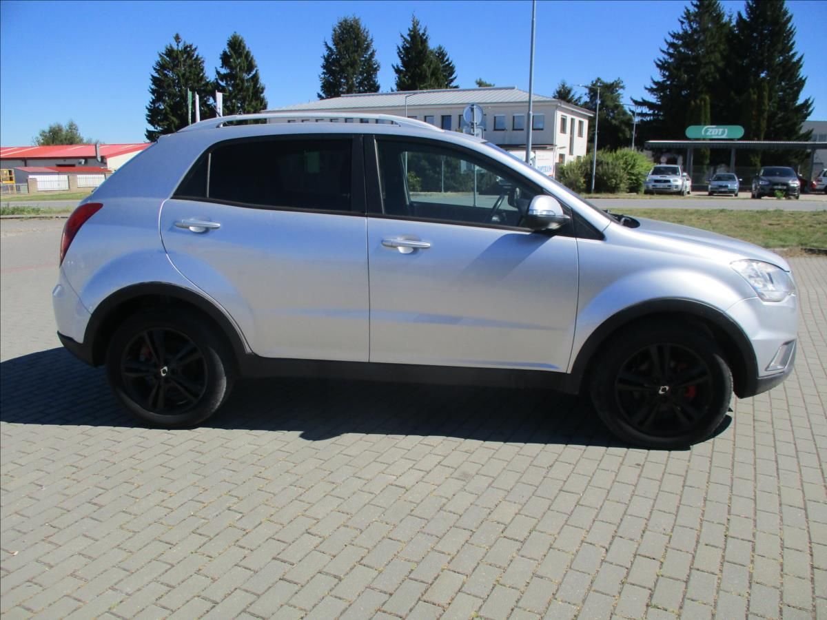 SsangYong Korando, 2,0 D20DTF 129kw Executive AWD - fotka 5