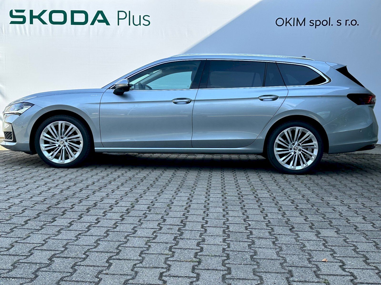 Škoda Superb, 2.0 TDI 110kW L&K Combi DSG - fotka 3