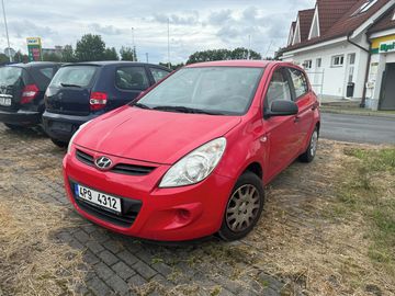 1,2i 57 kw.05/2011..67758 km