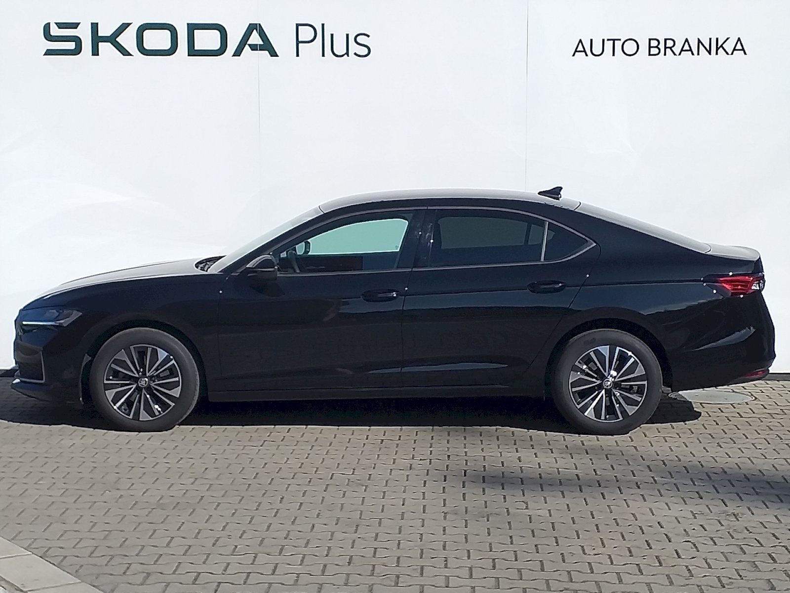 Škoda Superb, 2.0 TDI 110kW DSG SELECTION - fotka 3