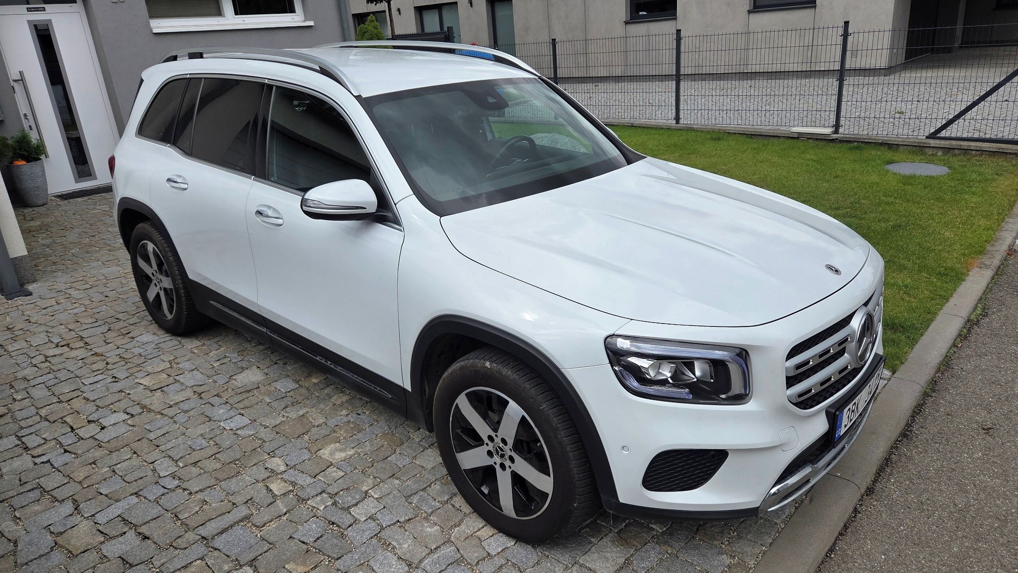 Mercedes-Benz GLB, 220d 140kW Progr. Line BURM. - fotka 4