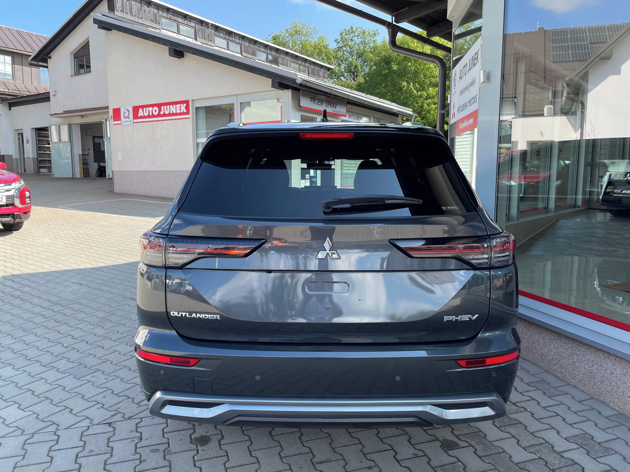 Mitsubishi Outlander, 2.4 PHEV INSTYLE PREMIUM - fotka 4