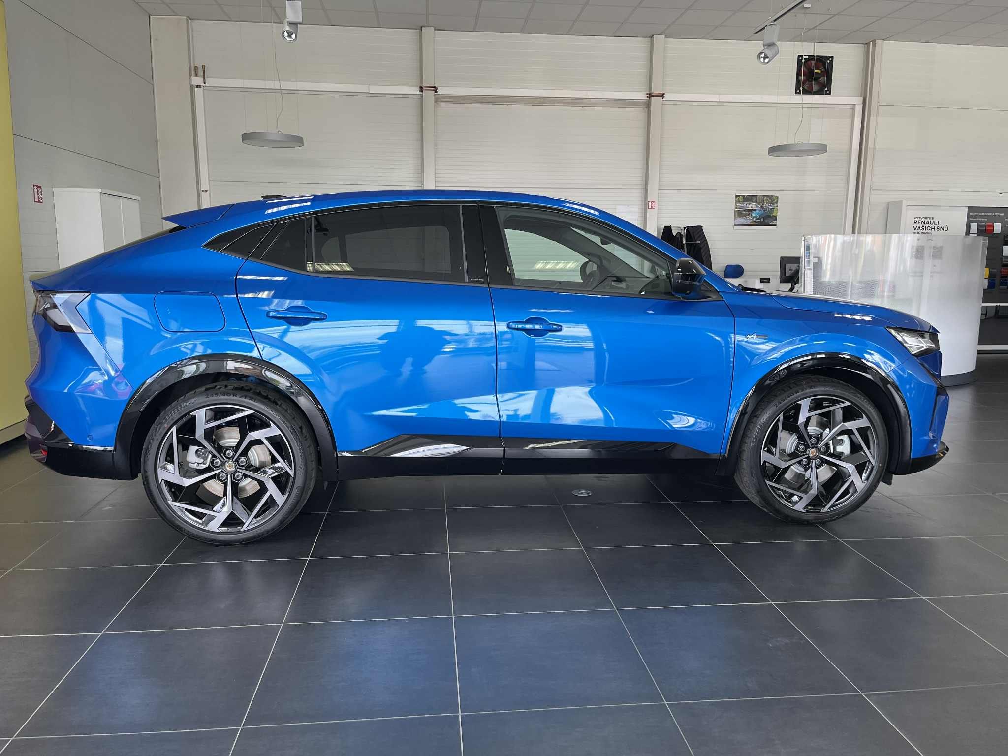 Renault Rafale, atelier Alpine 4x4 Plug-In 300 - fotka 4