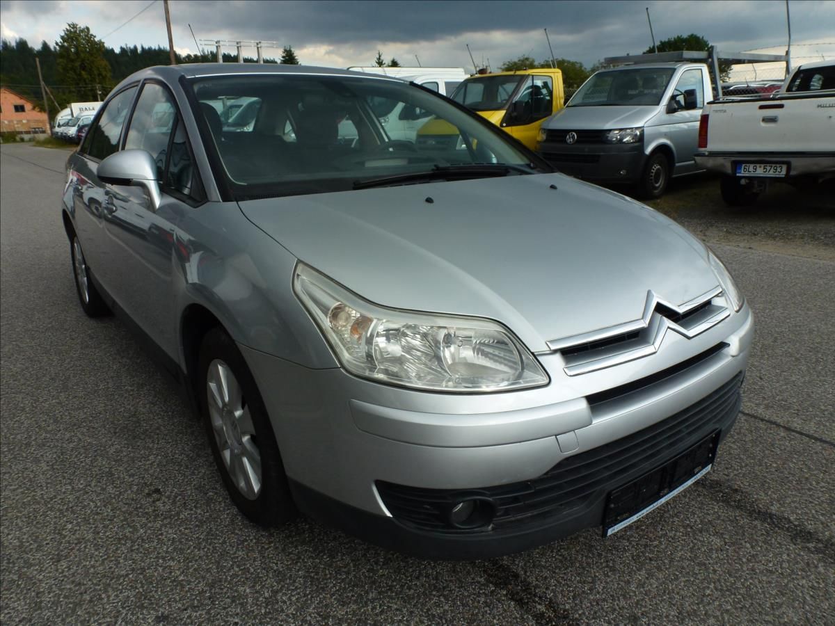 Citroën C4, 1,6 i 16V 110 k Exclusive - fotka 5