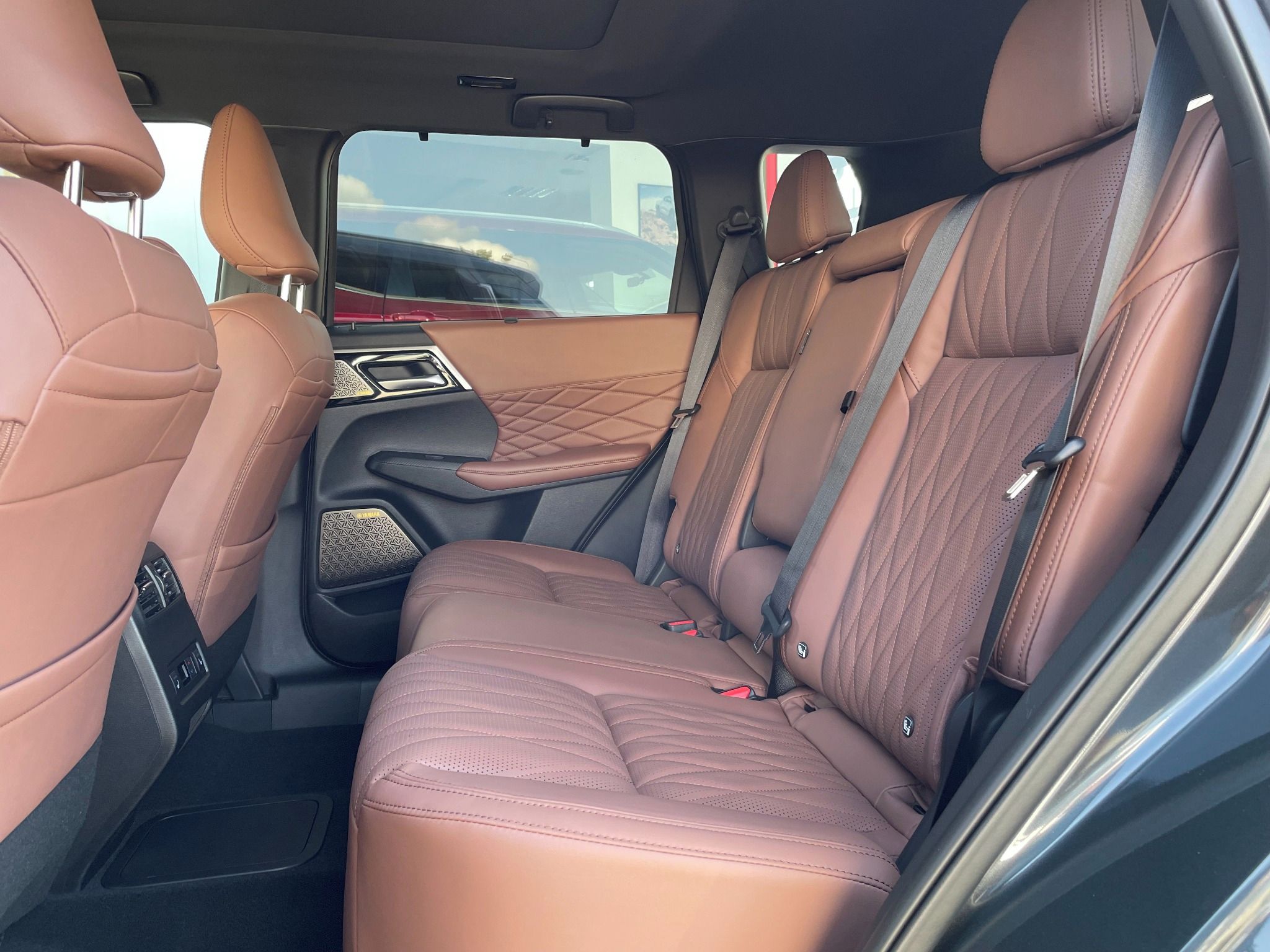 Mitsubishi Outlander, 2.4 PHEV INSTYLE PREMIUM - fotka 6
