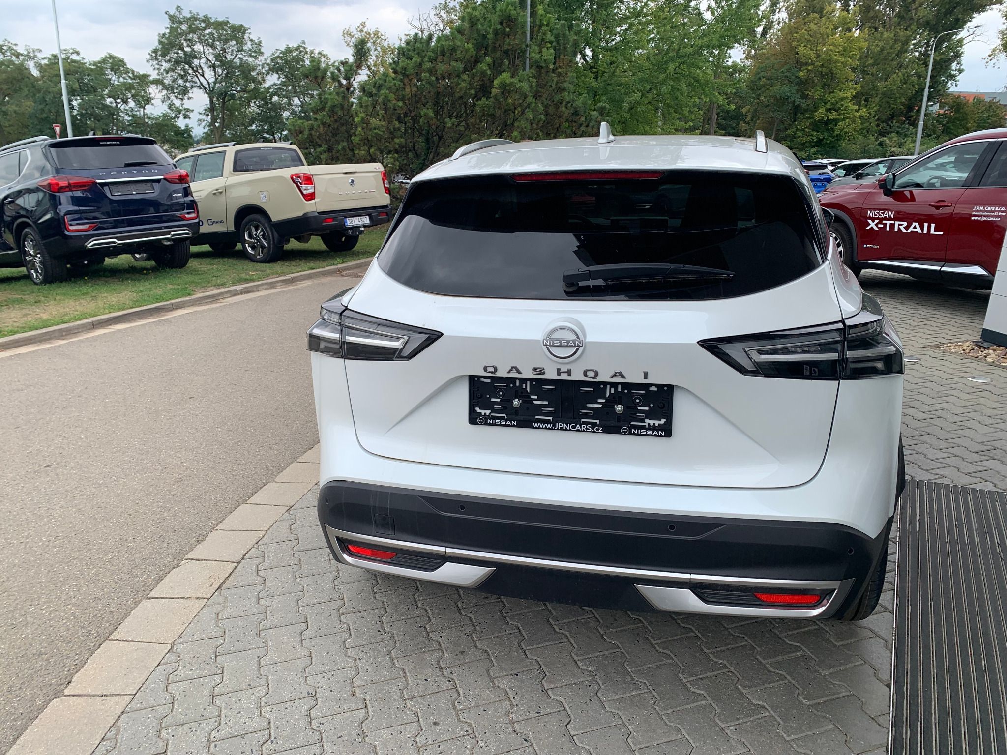 Nissan Qashqai, 1,3 DIG-T X-Tronic N-Connecta - fotka 5
