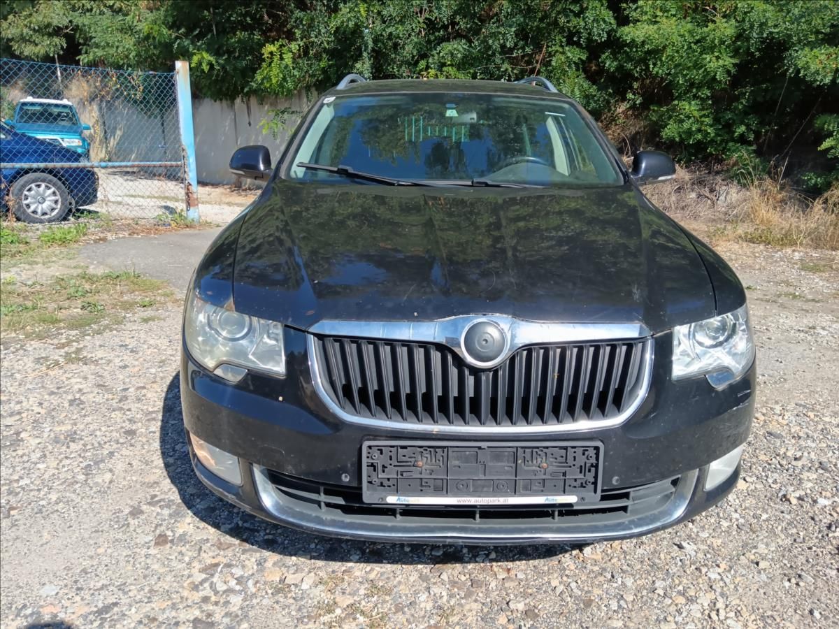 Škoda Superb, 2,0 TDi Elegance - fotka 2