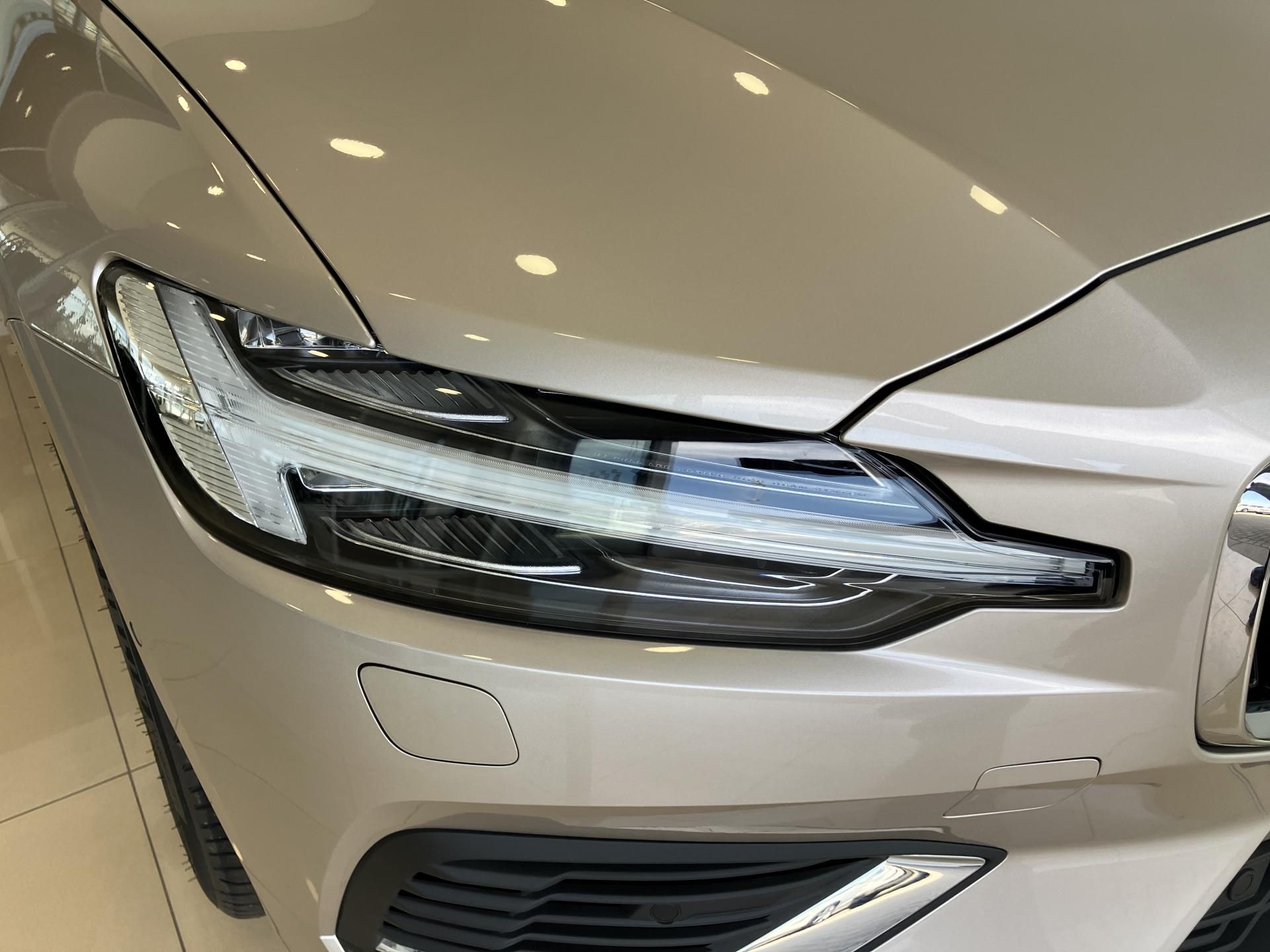 Volvo V60, T6 eAWD Recharge Plus Bright - fotka 4