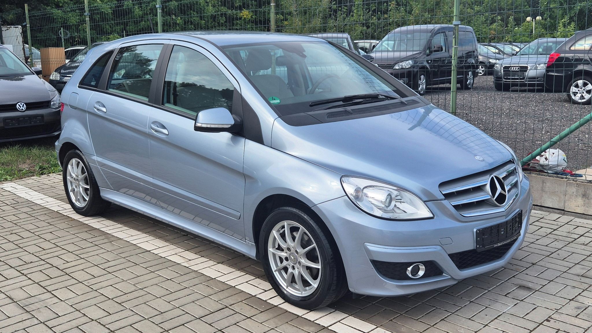 Mercedes-Benz Třídy B, 120000 KM - serviska