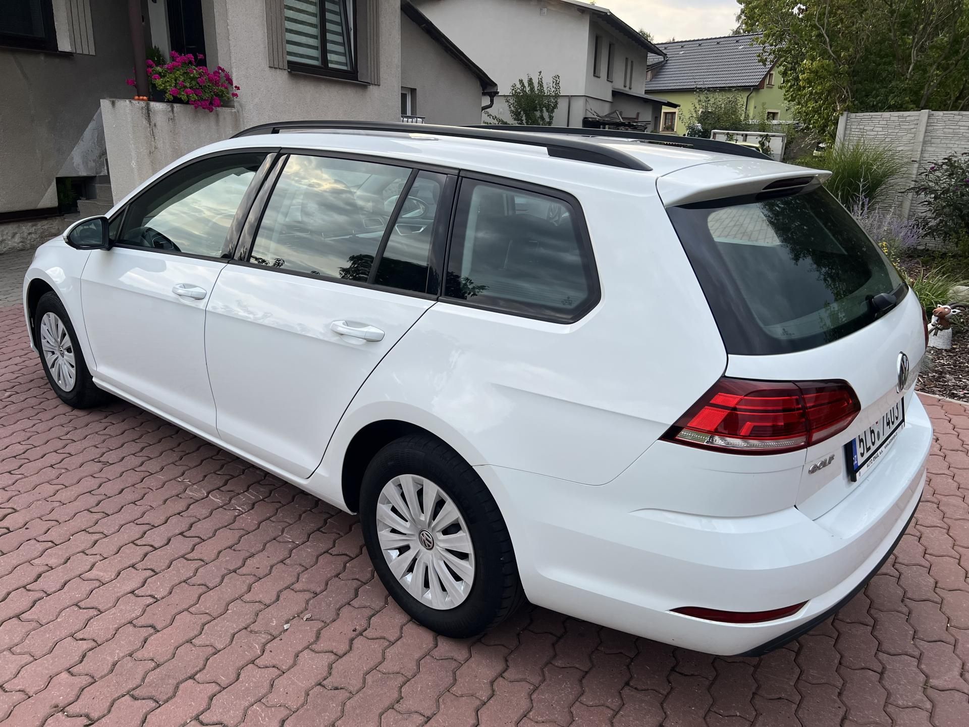 Volkswagen Golf, 1.0 TSI 85KW,1 MAJITEL,SERVIS - fotka 5