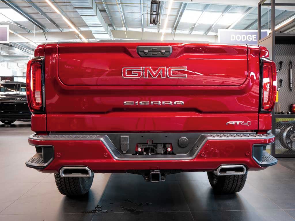 GMC Sierra, 6.2 V8 AT4 2" tovární lift - fotka 4