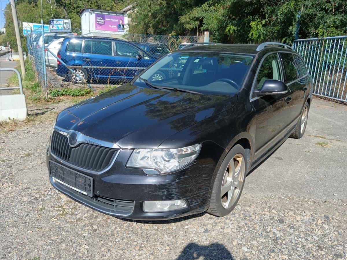 Škoda Superb, 2,0 TDi Elegance - fotka 3