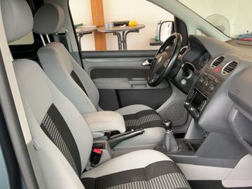 1.6Mpi 75KW BUFÍK PLNÁ VÝBAVA