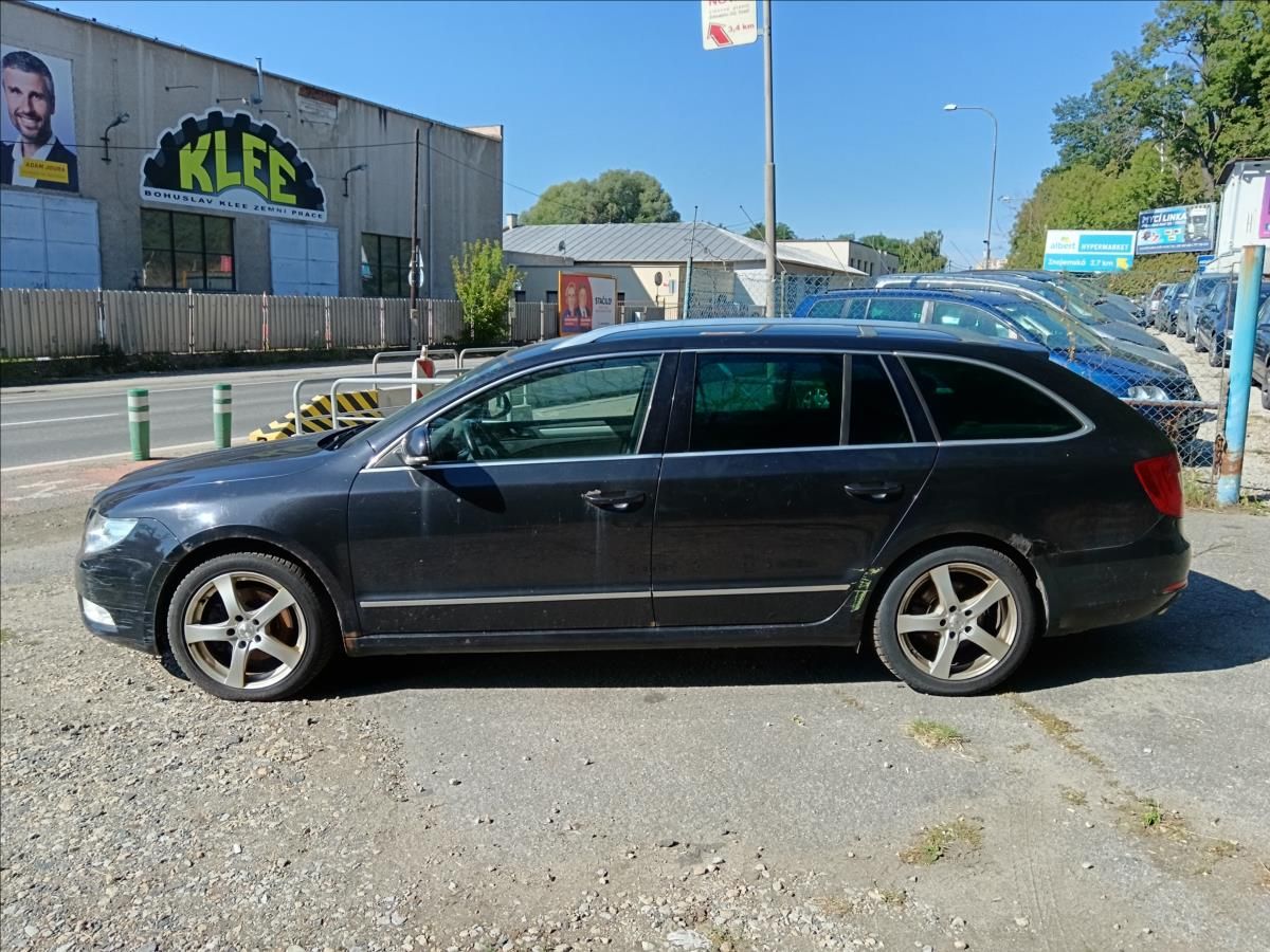 Škoda Superb, 2,0 TDi Elegance - fotka 6