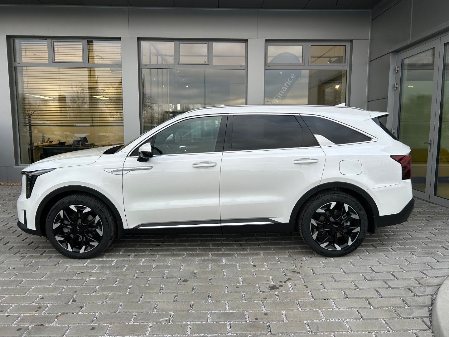 Kia Sorento, 2,2 CRDi 4x4 8DCT TOP 5 míst - fotka 4