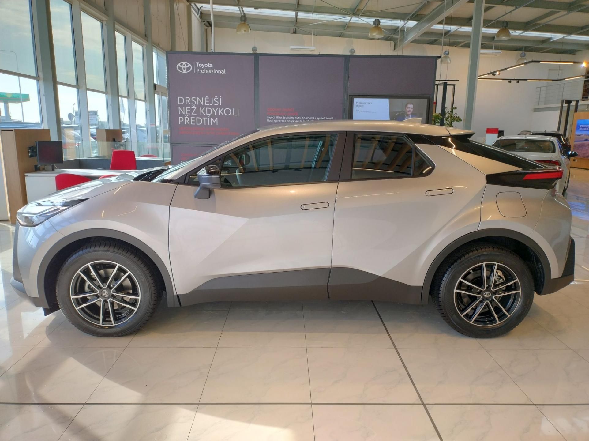 Toyota C-HR, 1.8 FHEV LIMITED EDITION - fotka 5