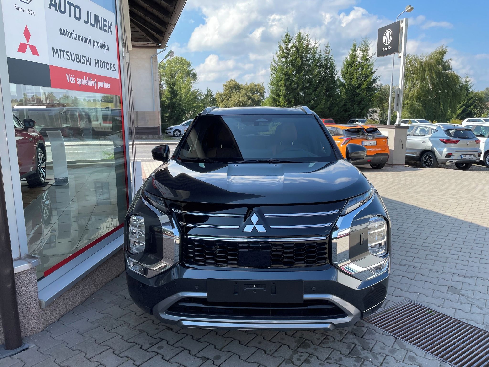 Mitsubishi Outlander, 2.4 PHEV INSTYLE PREMIUM - fotka 5