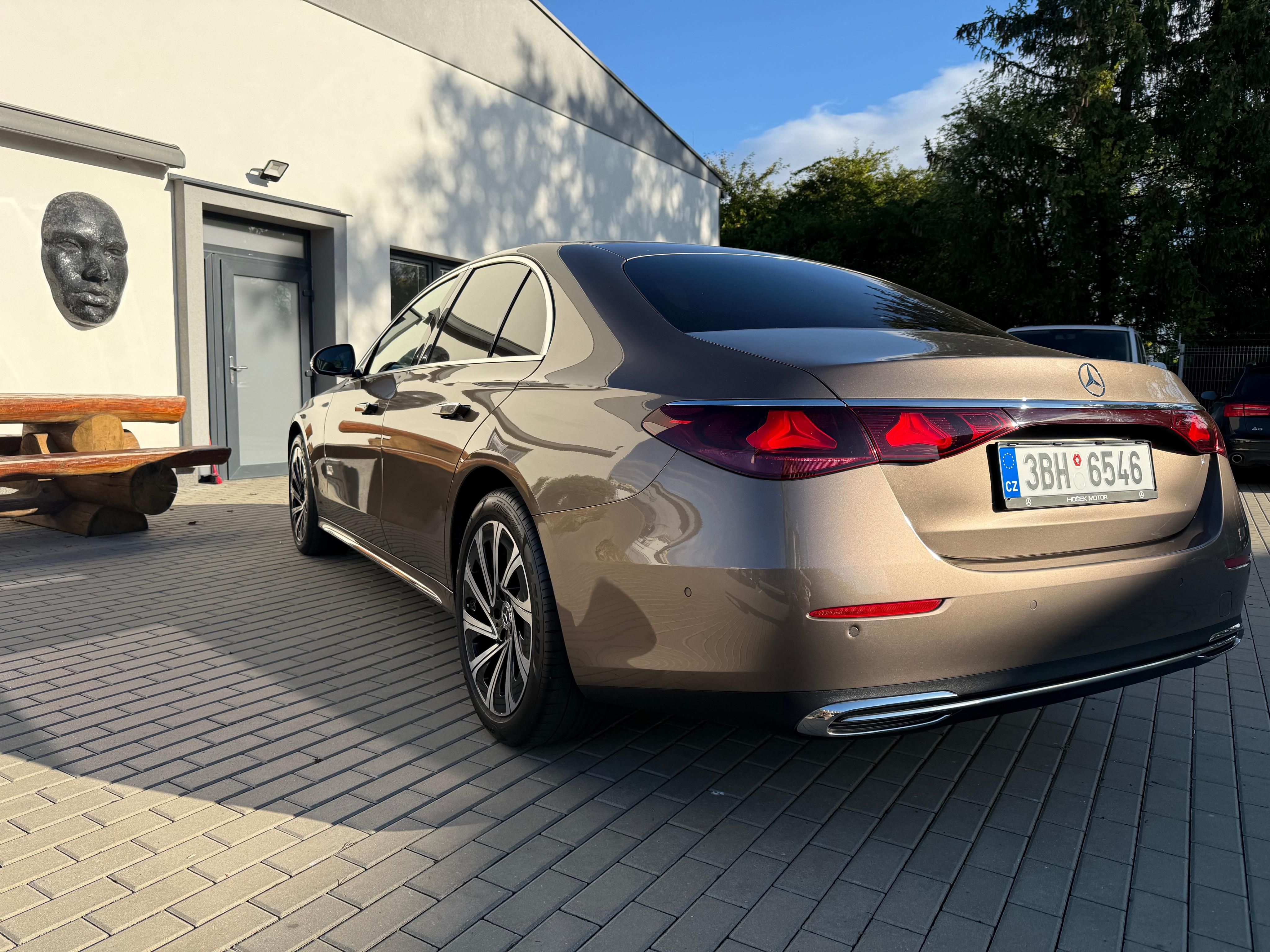 Mercedes-Benz Třídy E, Vzduchový podvozek, Webasto - fotka 4