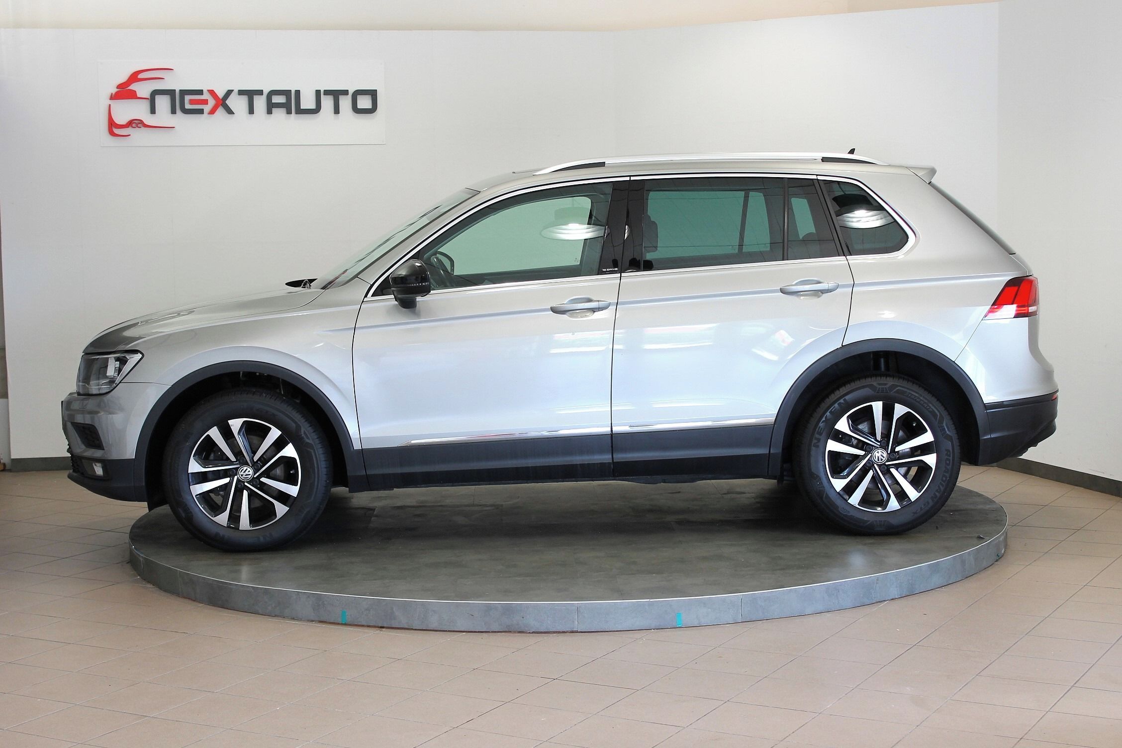 Volkswagen Tiguan, 2.0 TDI 110kW DSG 4X4,IQ.DRIVE - fotka 2