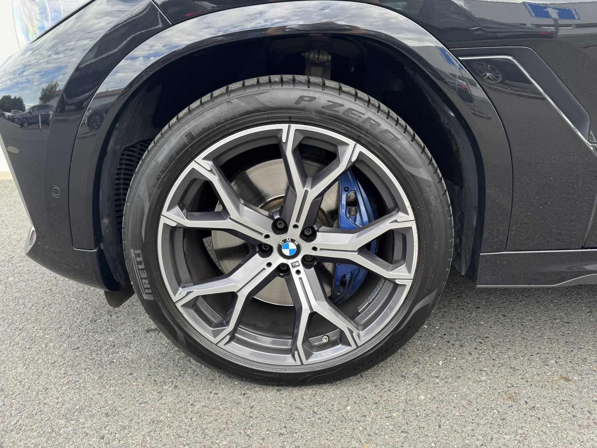 BMW X6, X6 M50i - fotka 6