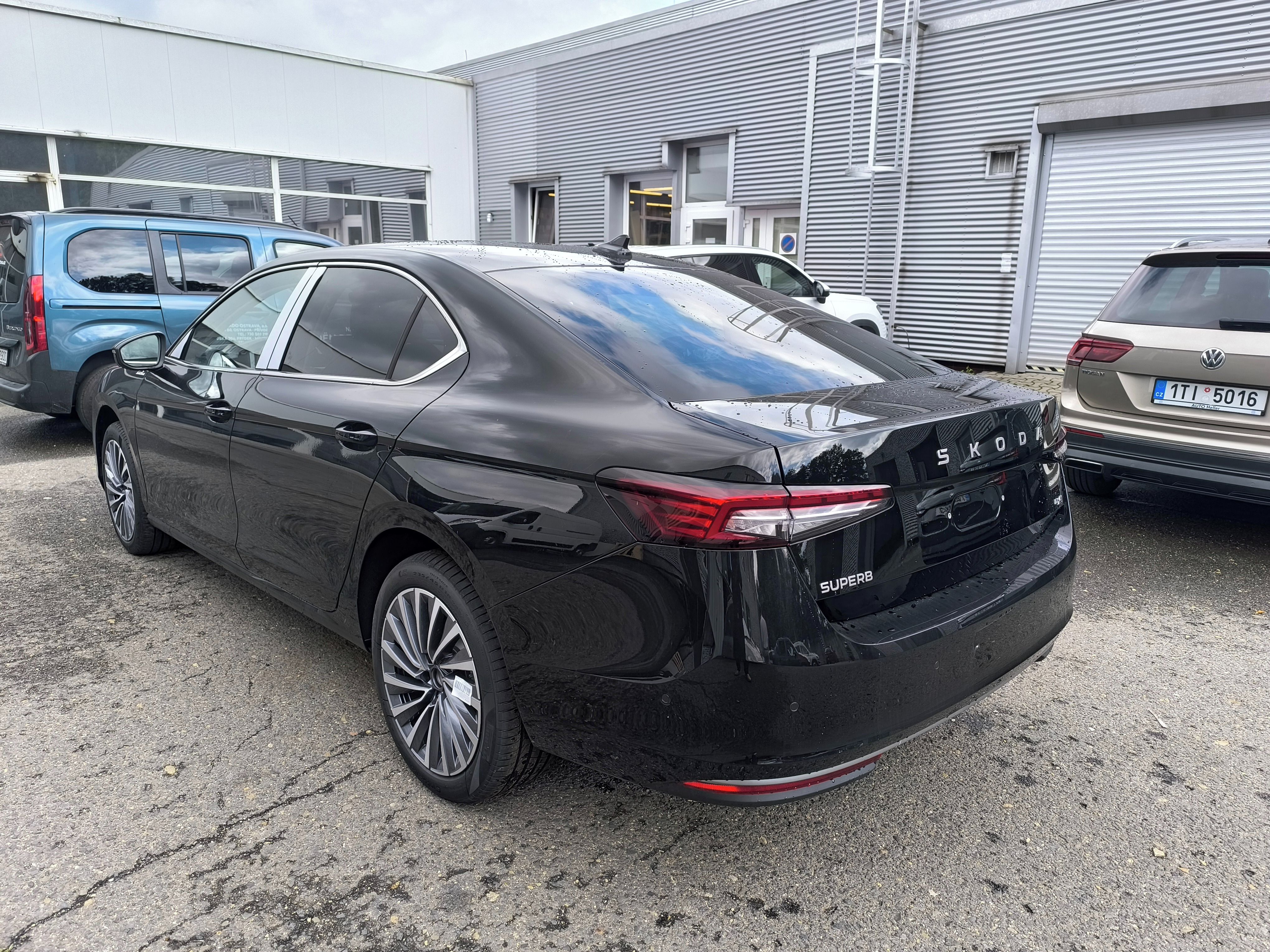 Škoda Superb, L&K 2.0 TDI 142 kW 7DSG 4x4 - fotka 3