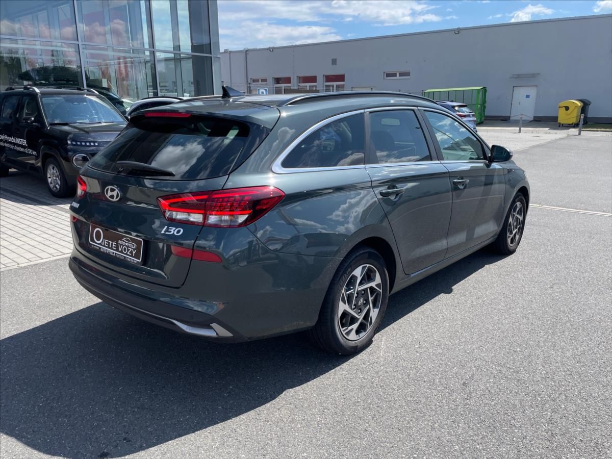 Hyundai i30, 1,0 T-GDi, MT  WG Style Safety - fotka 6