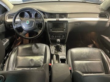 2.0 Tdi 103 KW kůže XENONY TOP
