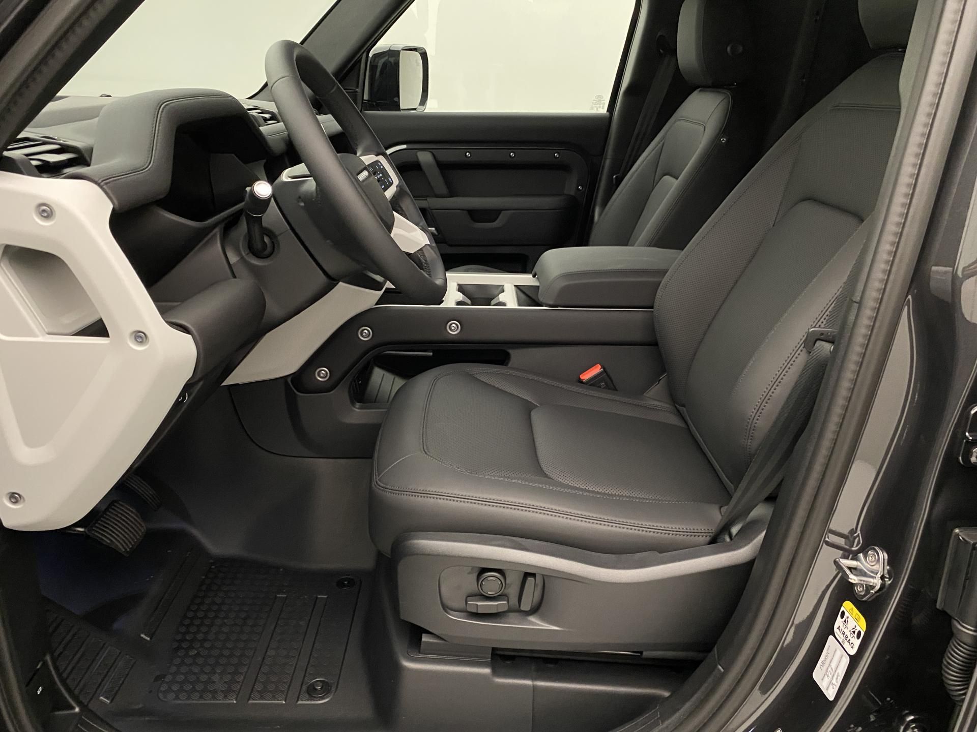 Land Rover Defender, 110 HARD TOP D250 X-DYNAMIC SE - fotka 3