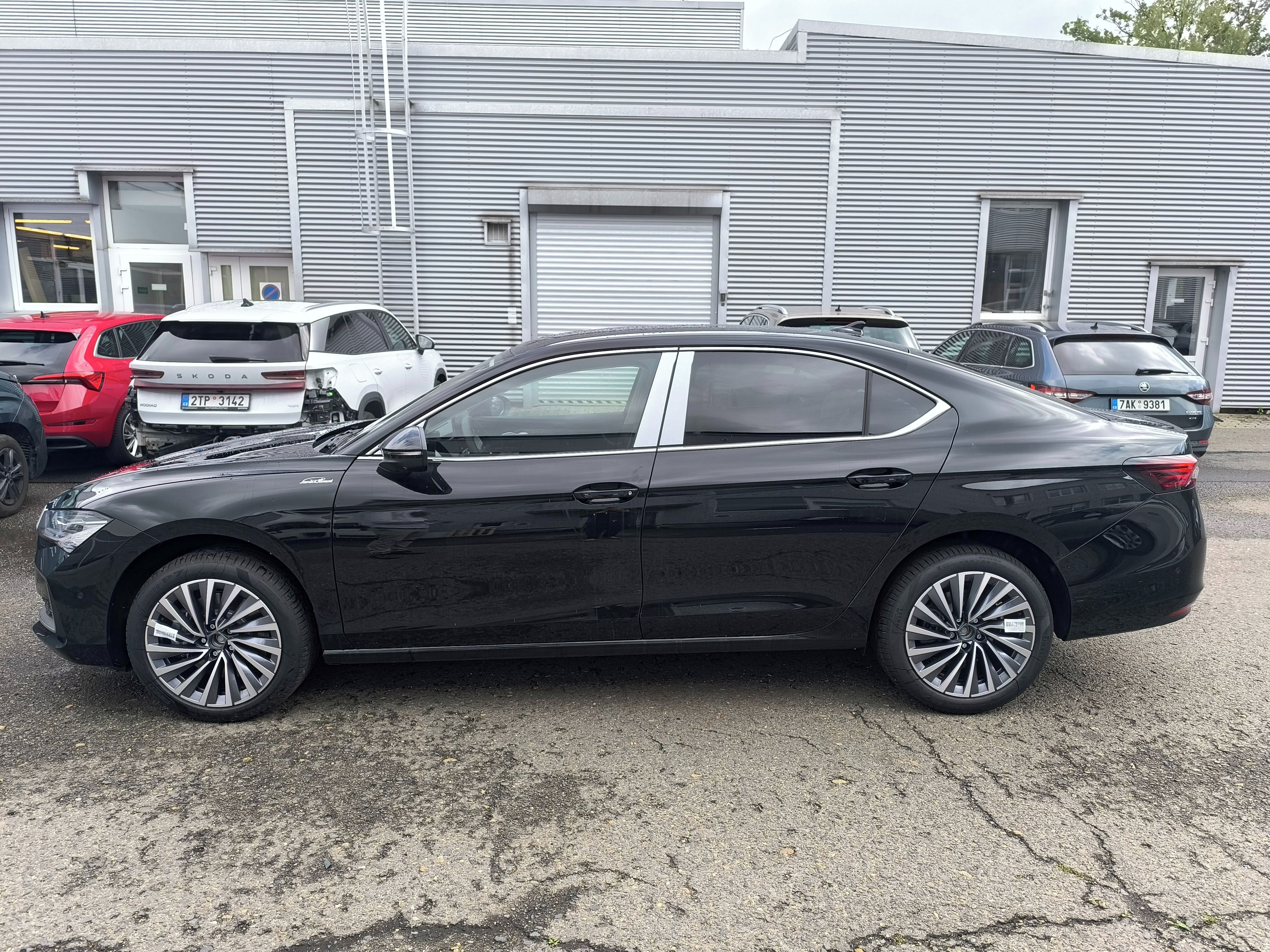 Škoda Superb, L&K 2.0 TDI 142 kW 7DSG 4x4 - fotka 2