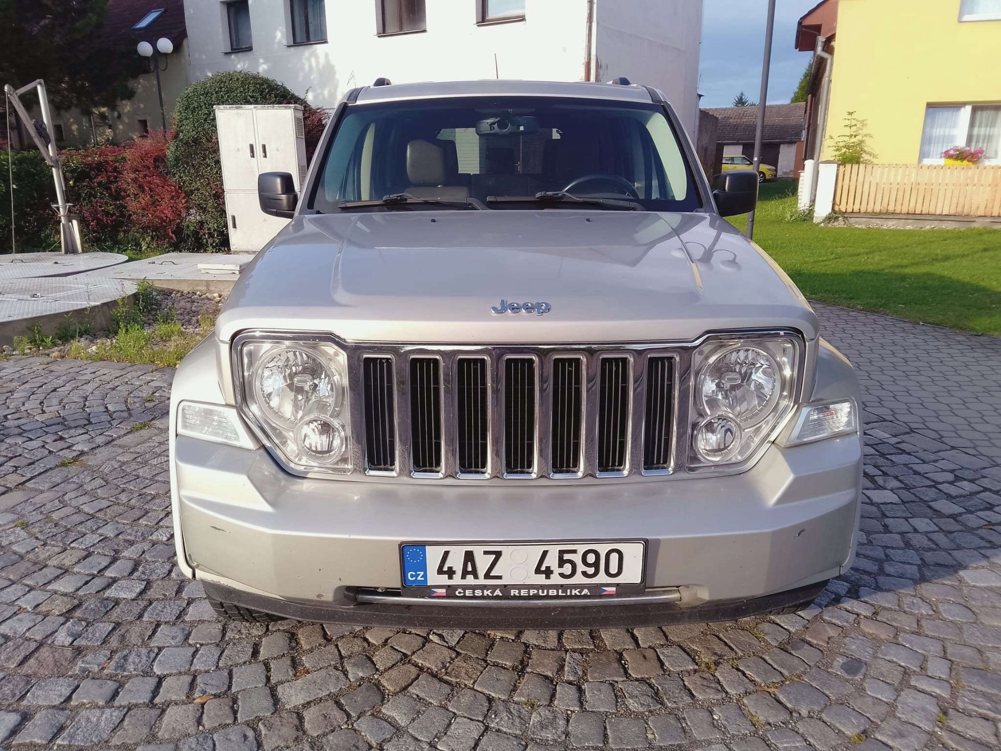 Jeep Cherokee, KK 2,8CRD130kw,LIMITED,4X4,ČR - fotka 2