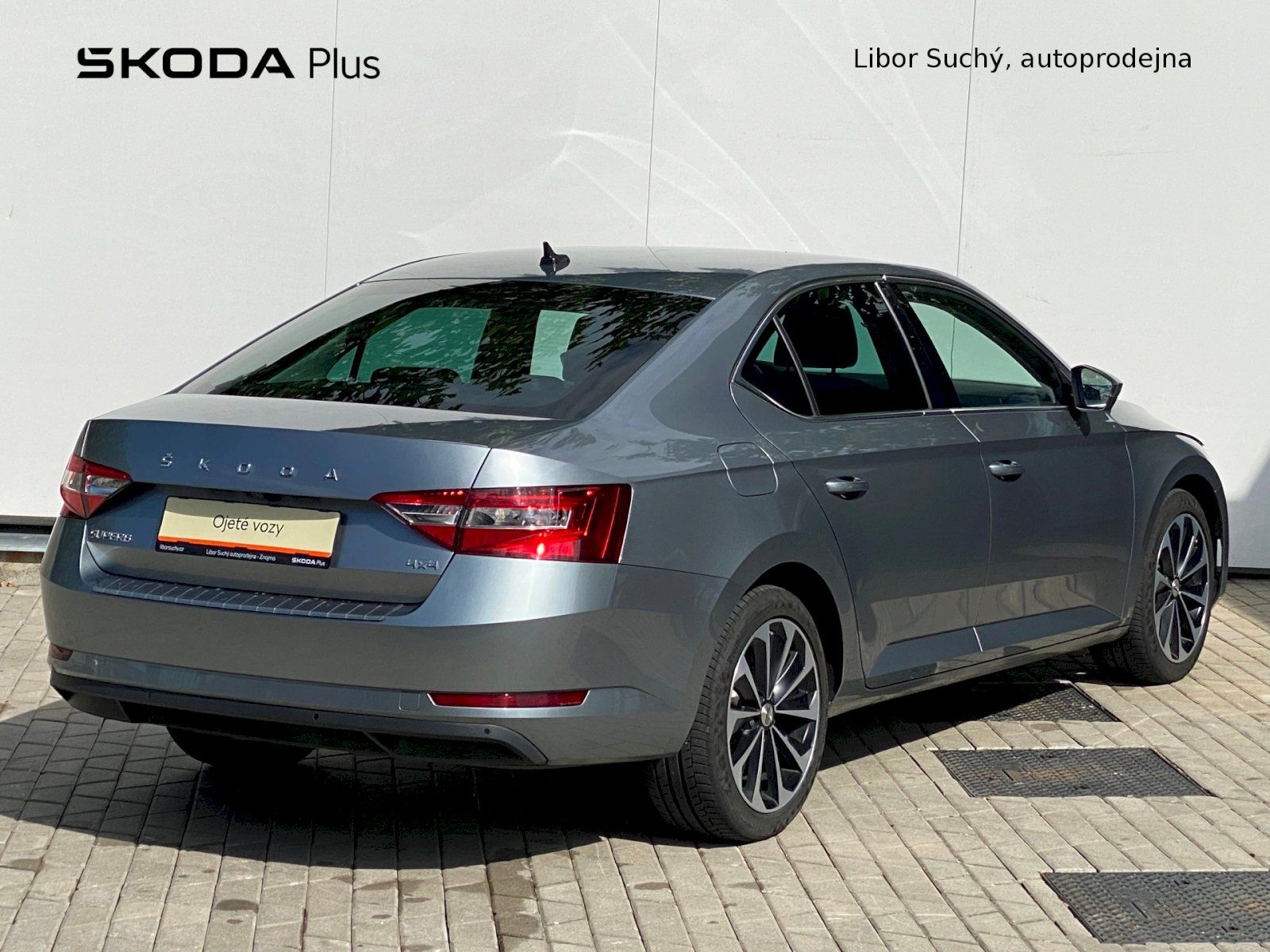 Škoda Superb, Style 2.0 TDI 140 kW 4x4 DSG - fotka 2