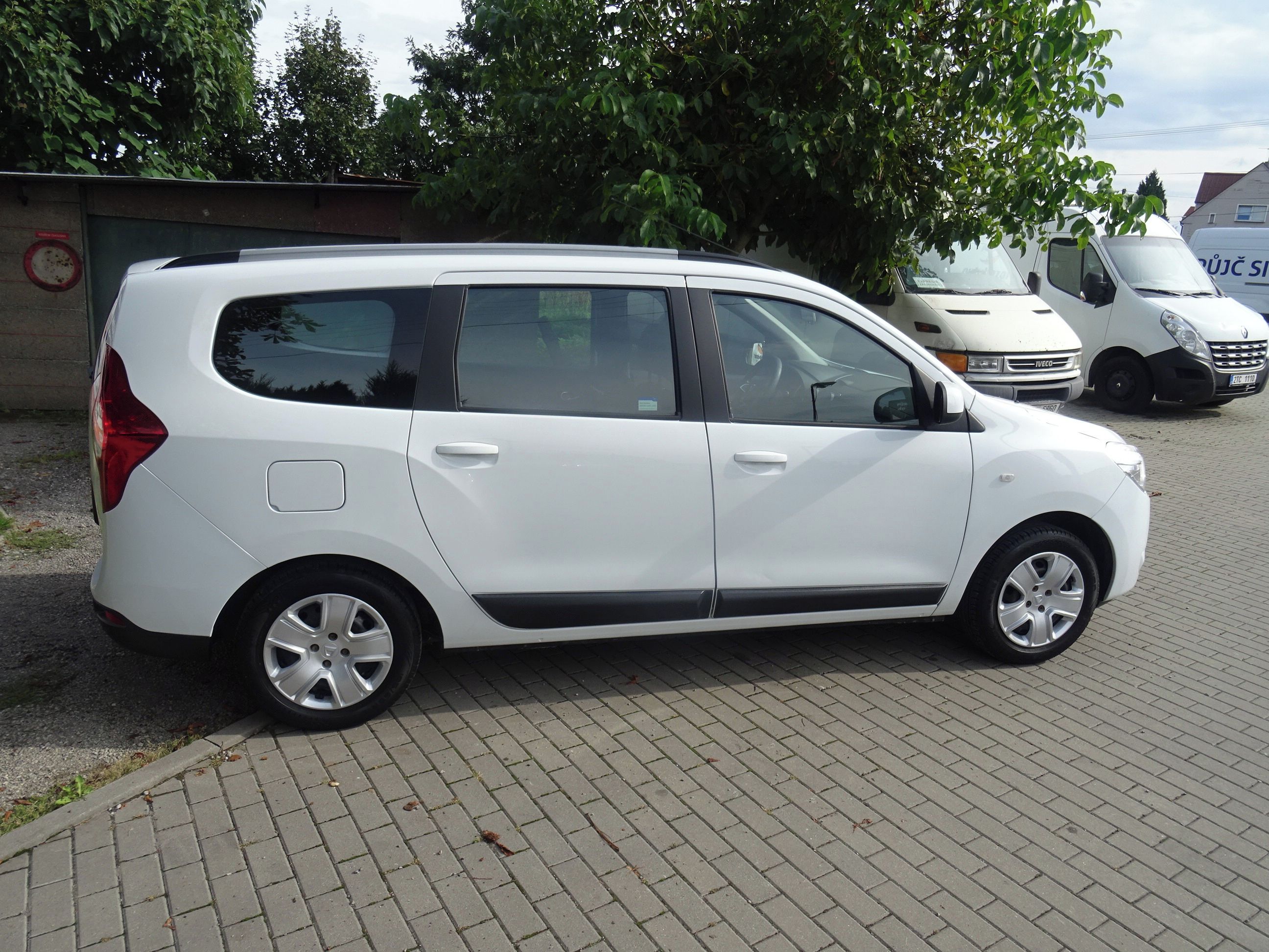 Dacia Lodgy, 1.6 NOVÁ STK !! - fotka 3