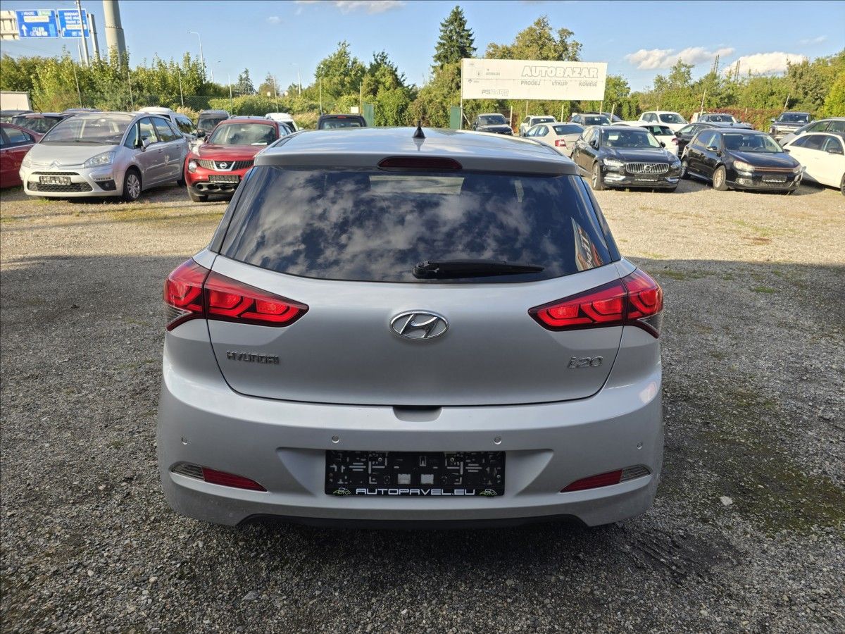Hyundai i20, 1,3 i Sport 61 KW LED,Tempomat - fotka 6