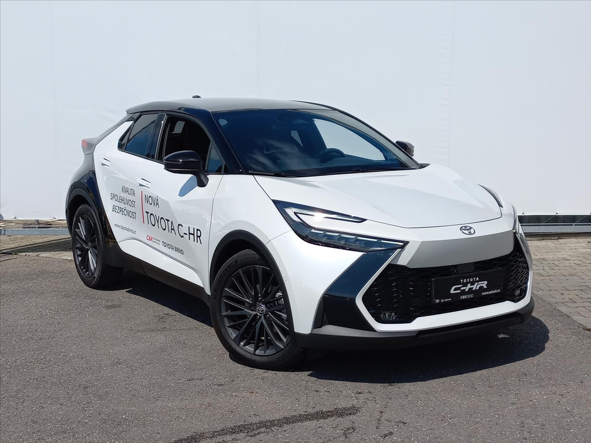 Toyota C-HR, 2,0 Hybrid e-CVT 198k  Tokio E - fotka 5