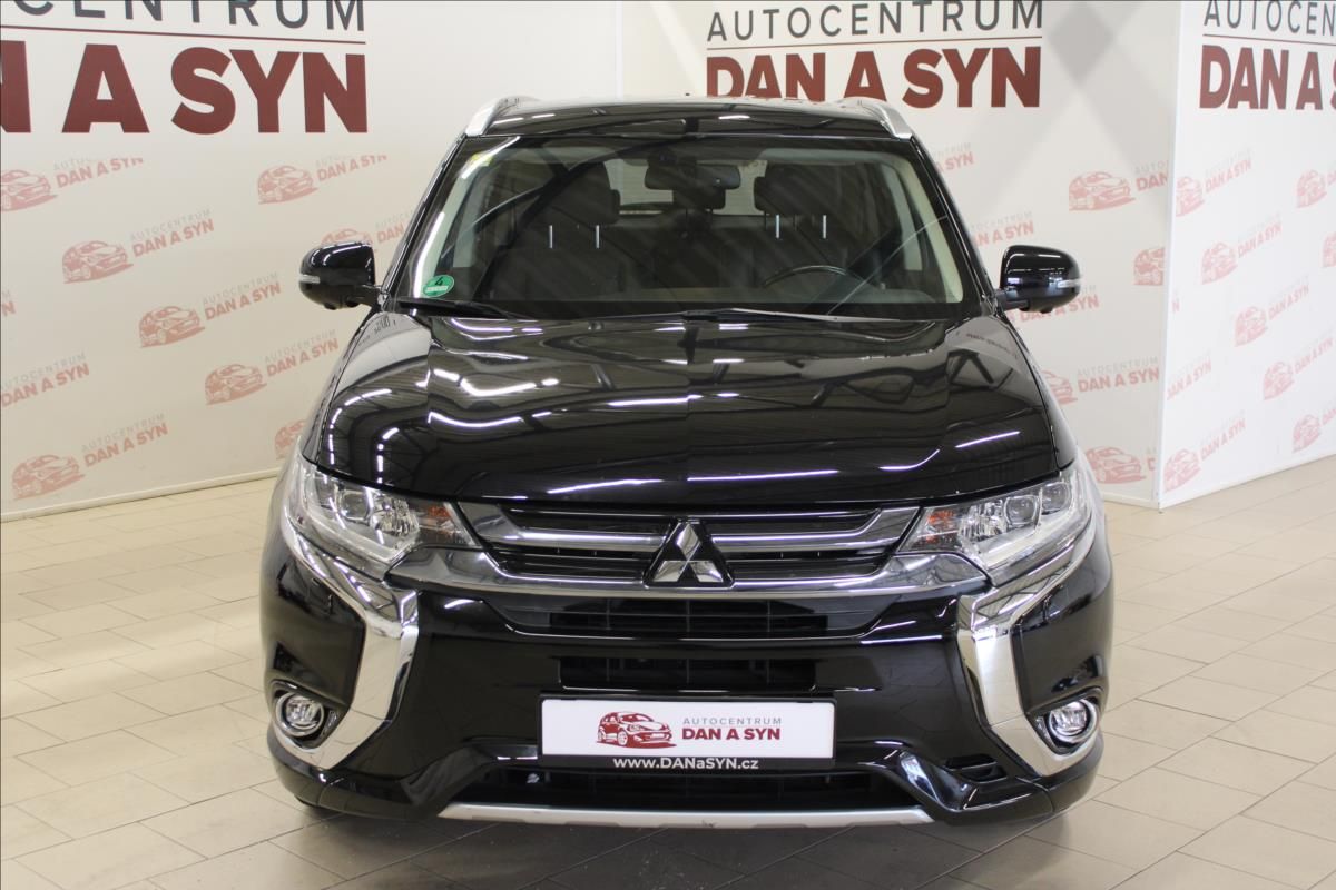 Mitsubishi Outlander, 2,0 i Plus 4x4 PHEV Hybrid - fotka 2
