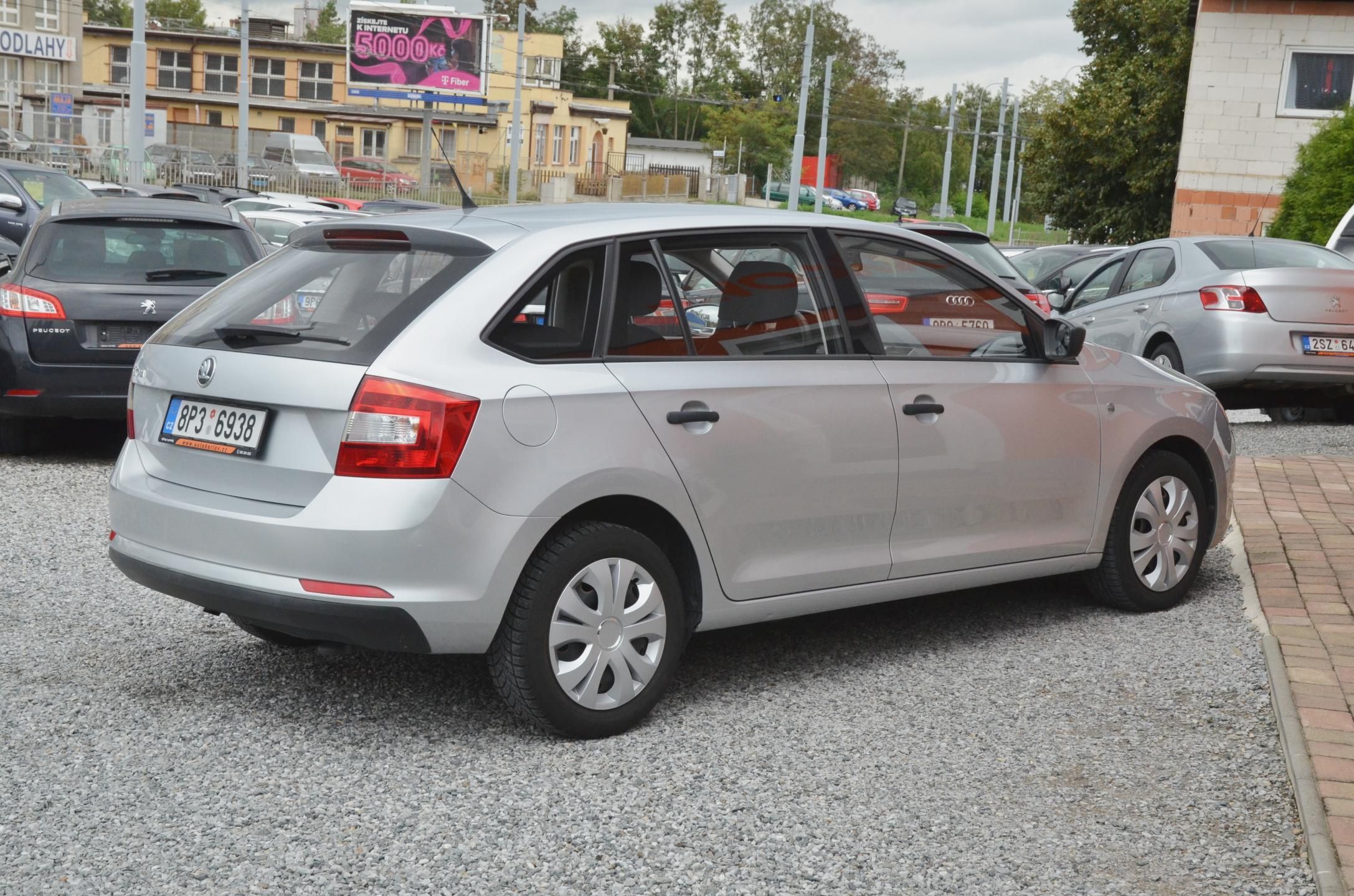 Škoda Rapid, Spaceback 1.2 TSi 63kW ACTIVE - fotka 6