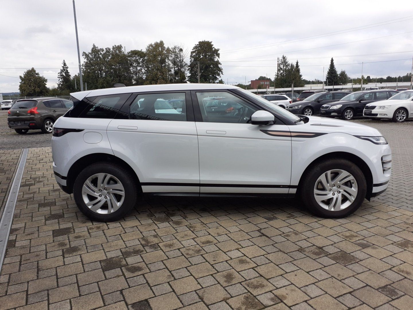 Land Rover Range Rover Evoque, 2.0 P200 R DYNAMIC S - fotka 3