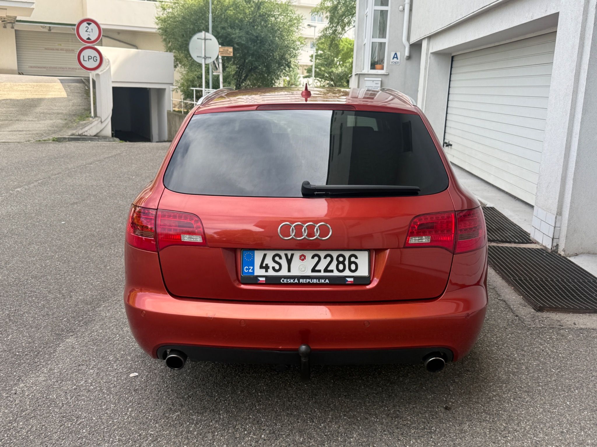 Audi A6, 2.0T, 125kw Tažné - fotka 4