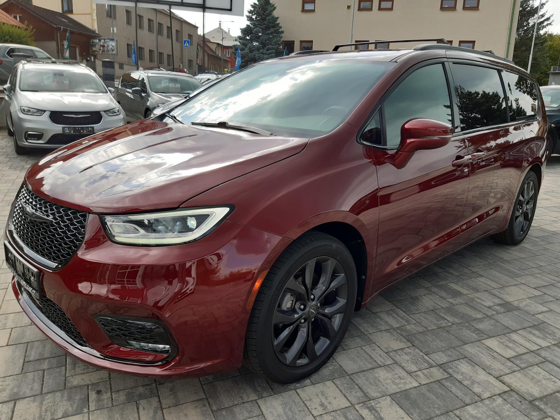Chrysler Pacifica, 3,6L SPORT, Top výbava, DVD - fotka 3