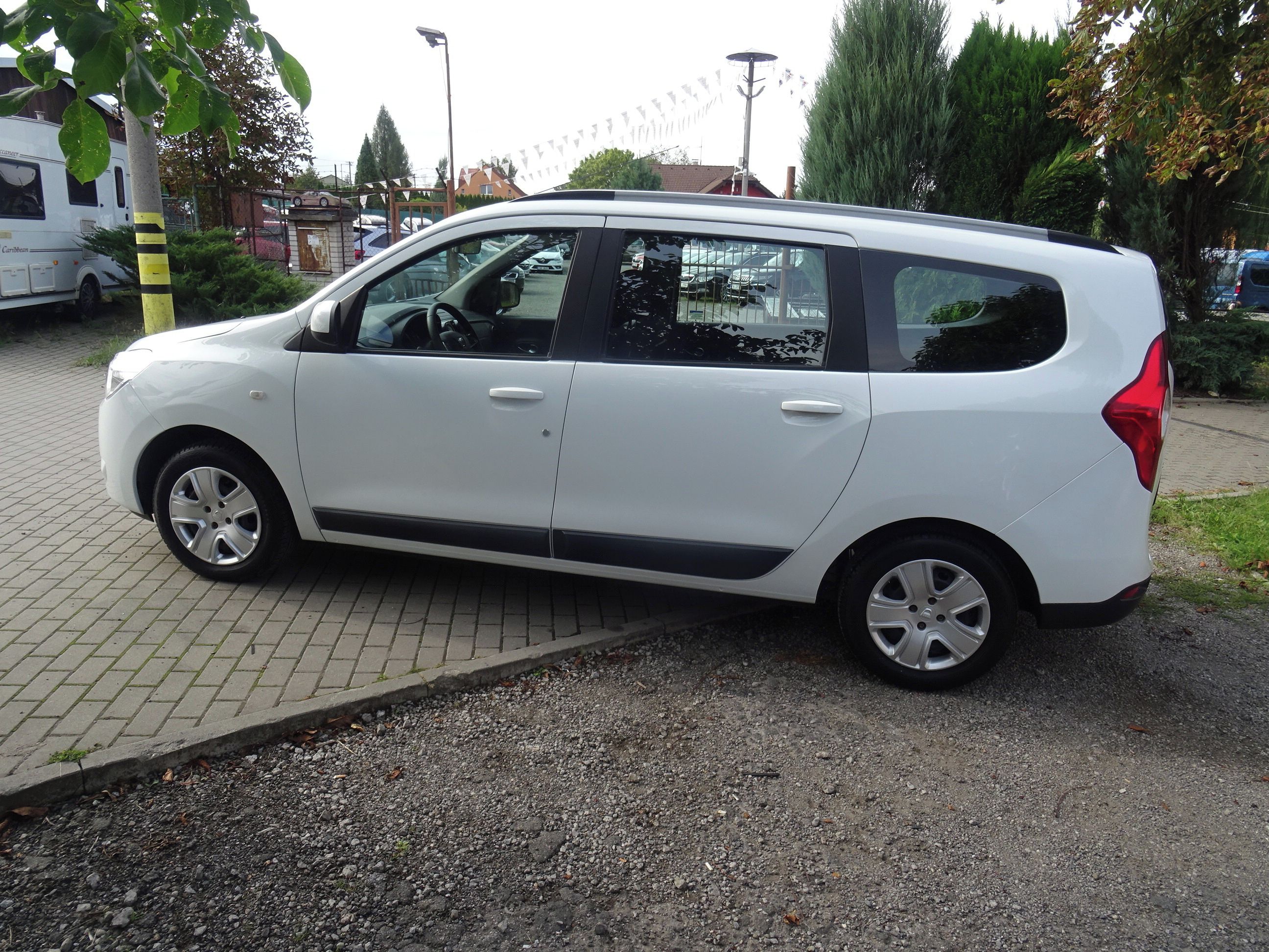 Dacia Lodgy, 1.6 NOVÁ STK !! - fotka 6