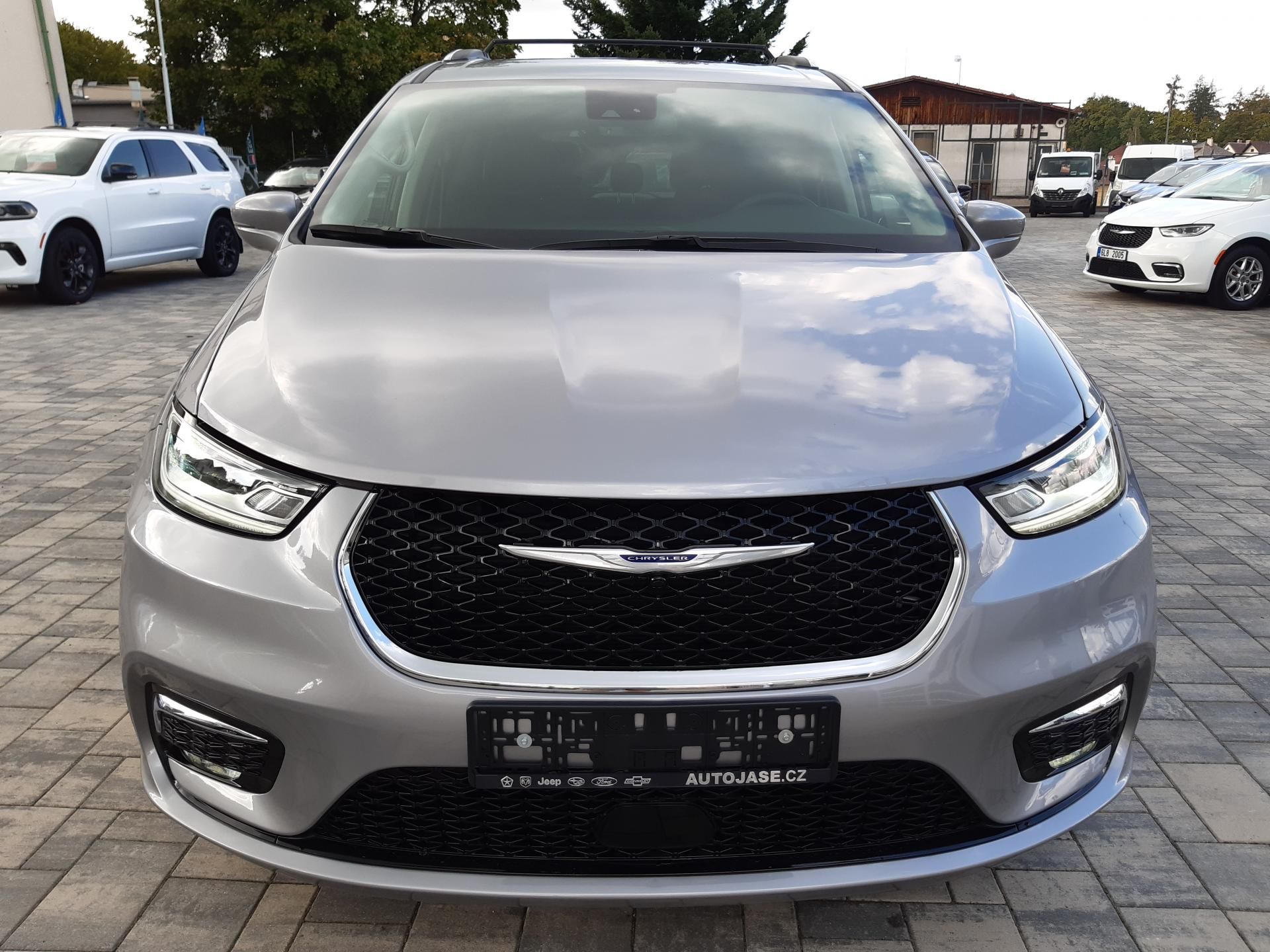 Chrysler Pacifica, 3,6L V6,kůže,7míst, Top výbava - fotka 2