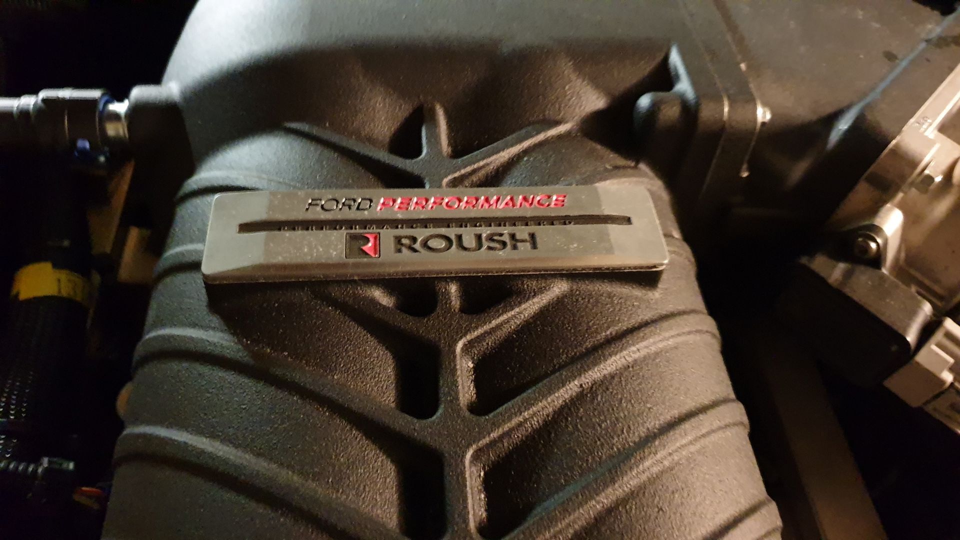 Ford Mustang, GT Cabriolet ROUSH 727 koní - fotka 3