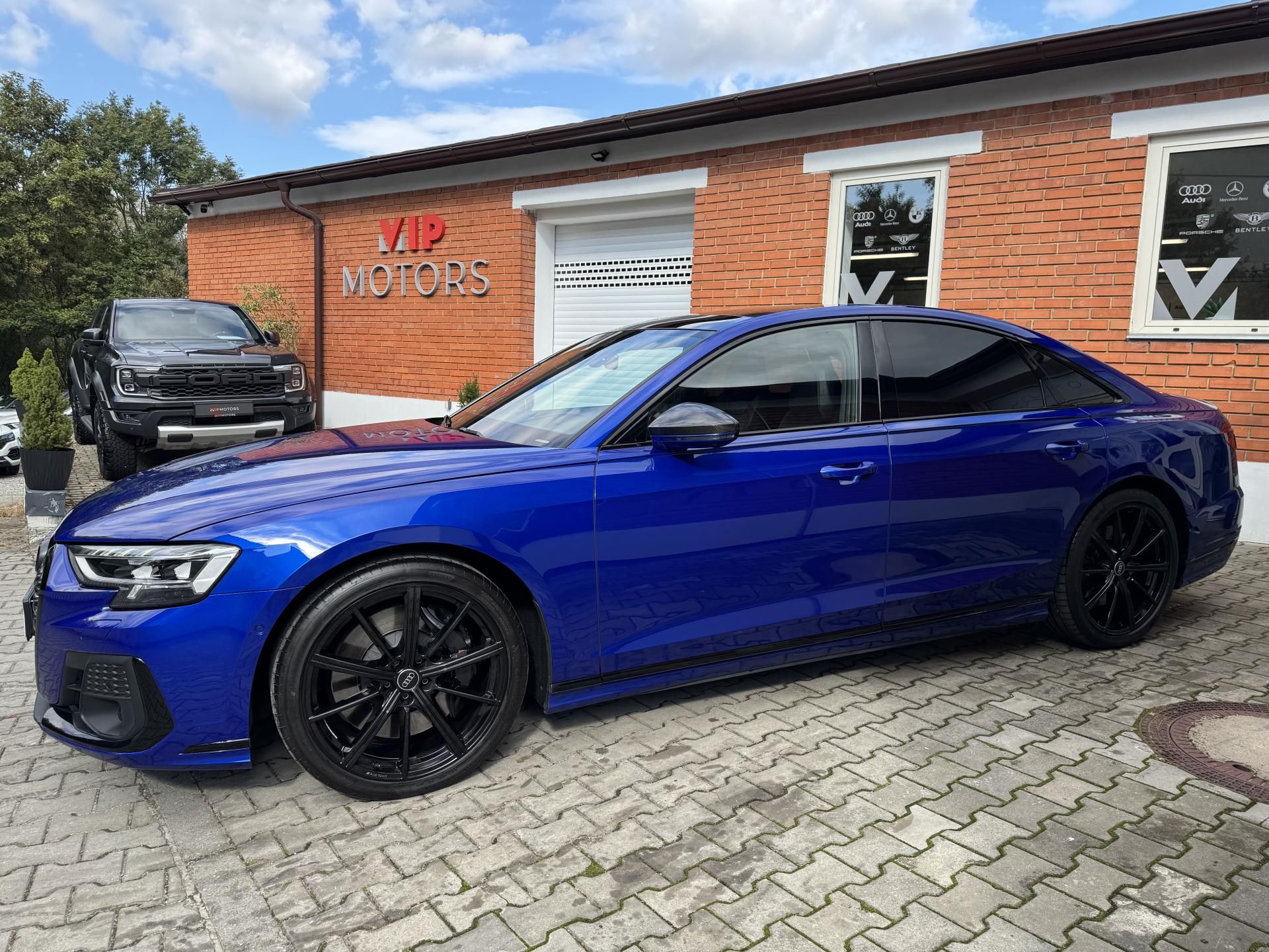 Audi S8, S8-40TFSi-B&O-MASÁŽ-ZÁRUKA - fotka 2