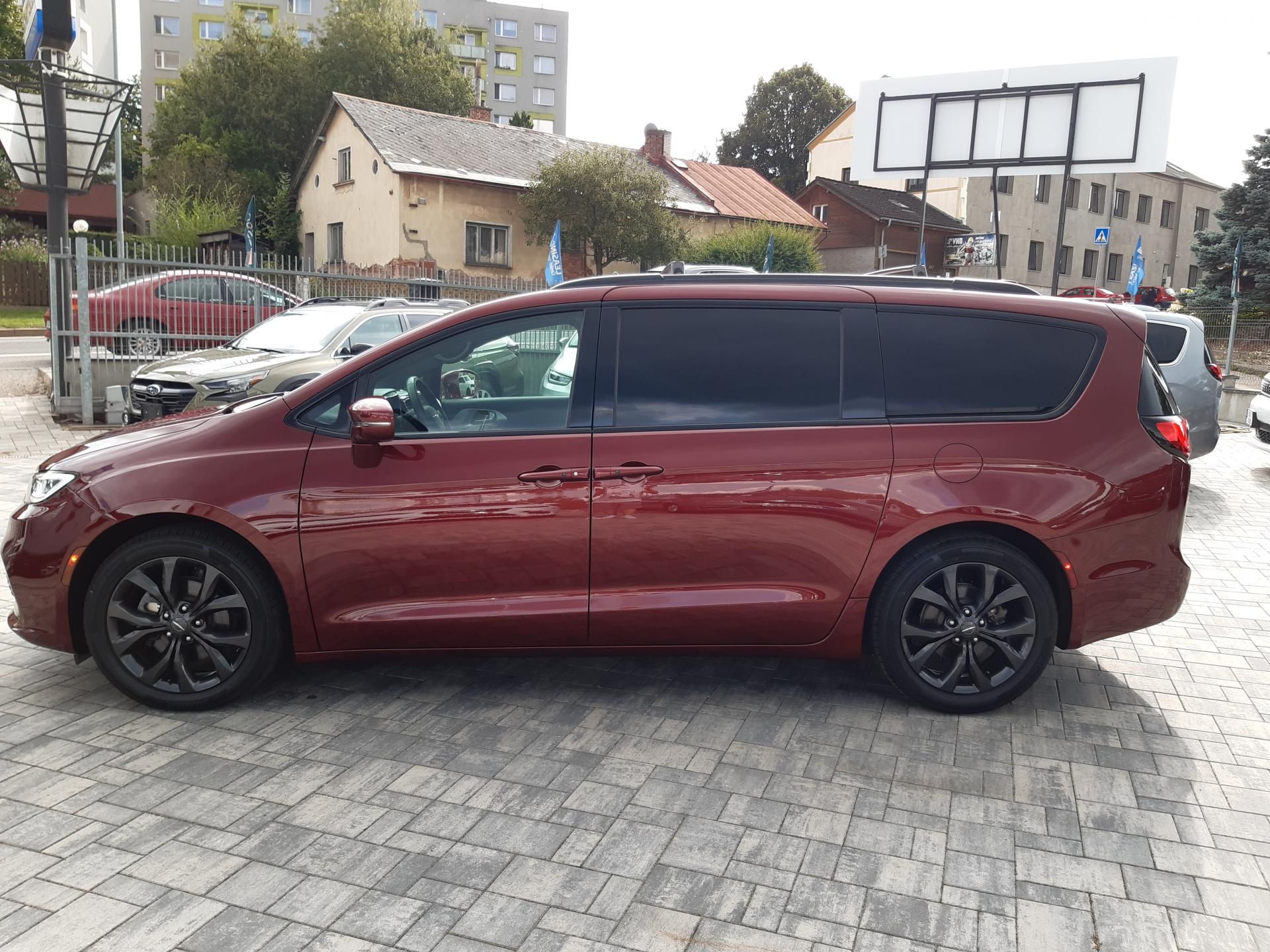 Chrysler Pacifica, 3,6L SPORT, Top výbava, DVD - fotka 4
